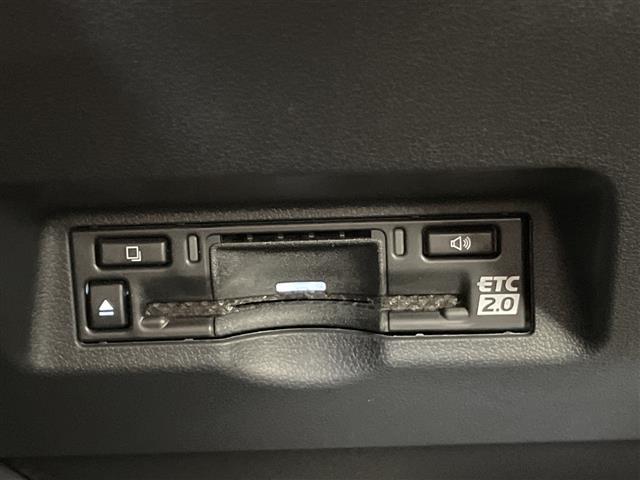 アルファードハイブリッド Ｘ　純正９型ディスプレイオーディオ　ナビ機能なし　フリップダウンモニター　全方位カメラ　三眼ＬＥＤヘッドライト　両側パワースライドドア　レーダークルーズコントロール　バックカメラ　ブラインドスポットモニタ（12枚目）