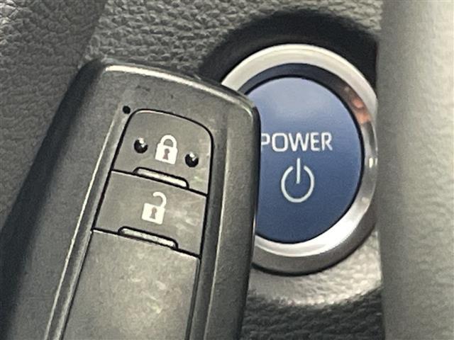 カローラツーリング ハイブリッド　ダブルバイビー　モデリスタエアロ　純正９型ディスプレイオーディオナビ　レーダークルーズコントロール　シートヒーター　バックカメラ　コーナーセンサー　純正アルミホイール　ステアリングヒーター　ＬＥＤライト　衝突軽減（10枚目）