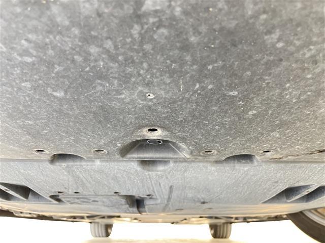 カローラツーリング ハイブリッド　ダブルバイビー　モデリスタエアロ　純正９型ディスプレイオーディオナビ　レーダークルーズコントロール　シートヒーター　バックカメラ　コーナーセンサー　純正アルミホイール　ステアリングヒーター　ＬＥＤライト　衝突軽減（39枚目）