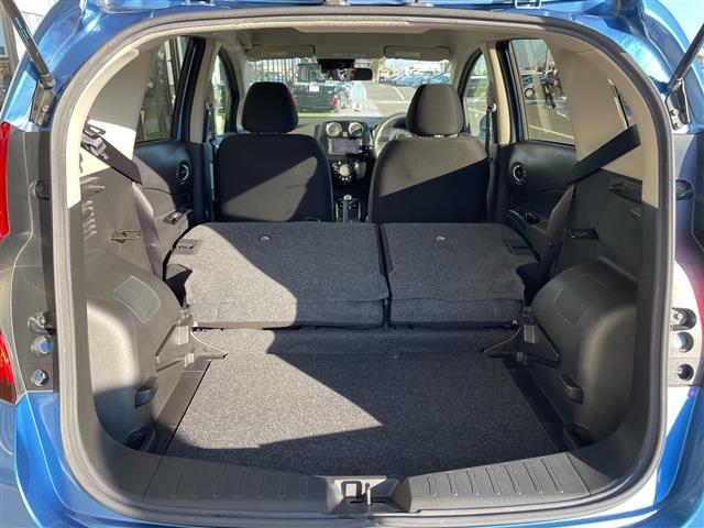 ノート ｅ－パワー　Ｘ　純正ナビ　バックカメラ　コーナーセンサー　純正アルミホイール　ＬＥＤヘッドライト　オートマチックハイビーム　ＥＴＣ　衝突軽減システム　ワンセグ　ＣＤ　ＤＶＤ　Ｂｌｕｅｔｏｏｔｈ　スマートキー（16枚目）