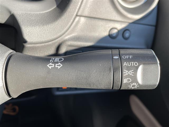 ノート ｅ－パワー　Ｘ　純正ナビ　バックカメラ　コーナーセンサー　純正アルミホイール　ＬＥＤヘッドライト　オートマチックハイビーム　ＥＴＣ　衝突軽減システム　ワンセグ　ＣＤ　ＤＶＤ　Ｂｌｕｅｔｏｏｔｈ　スマートキー（24枚目）