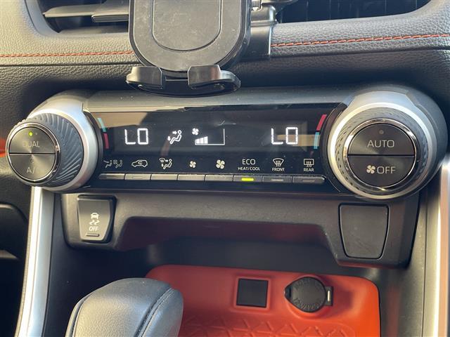 ＲＡＶ４ アドベンチャー　トヨタセーフティセンス　ＳＤナビ　ＳＤカードなし　レーダークルーズコントロール　バックカメラ　パワーシート　コーナーセンサー　純正アルミホイール　ルーフレール　ＥＴＣ　４ＷＤ　衝突軽減システム（9枚目）