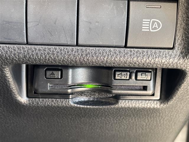 ＲＡＶ４ アドベンチャー　トヨタセーフティセンス　ＳＤナビ　ＳＤカードなし　レーダークルーズコントロール　バックカメラ　パワーシート　コーナーセンサー　純正アルミホイール　ルーフレール　ＥＴＣ　４ＷＤ　衝突軽減システム（11枚目）