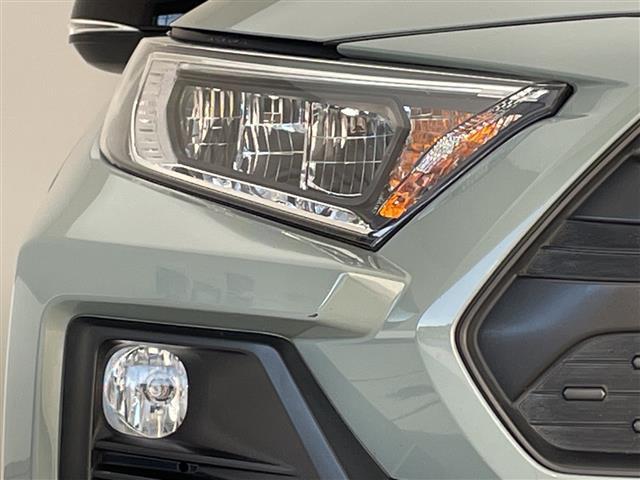 ＲＡＶ４ アドベンチャー　トヨタセーフティセンス　ＳＤナビ　ＳＤカードなし　レーダークルーズコントロール　バックカメラ　パワーシート　コーナーセンサー　純正アルミホイール　ルーフレール　ＥＴＣ　４ＷＤ　衝突軽減システム（13枚目）