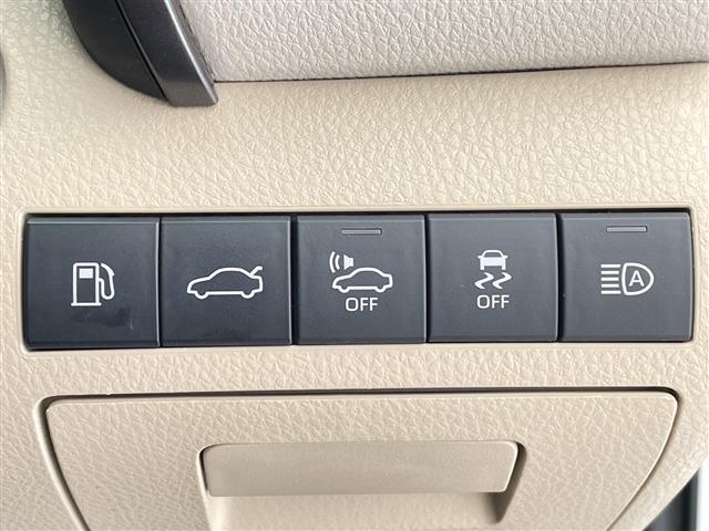 カムリ Ｇレザーパッケージ　トヨタセーフティセンス　純正８型ナビ　ＳＤカードなし　モデリスタエアロ　レーダークルーズコントロール　シートヒーター　バックカメラ　パワーシート　コーナーセンサー　純正アルミホイール　ＥＴＣ２．０（9枚目）