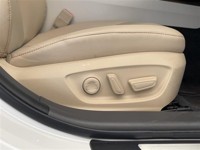 カムリ Ｇレザーパッケージ　トヨタセーフティセンス　純正８型ナビ　ＳＤカードなし　モデリスタエアロ　レーダークルーズコントロール　シートヒーター　バックカメラ　パワーシート　コーナーセンサー　純正アルミホイール　ＥＴＣ２．０（13枚目）