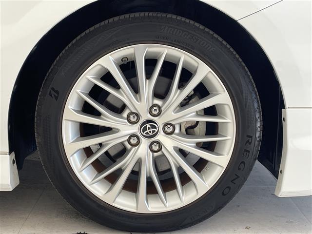 カムリ Ｇレザーパッケージ　トヨタセーフティセンス　純正８型ナビ　ＳＤカードなし　モデリスタエアロ　レーダークルーズコントロール　シートヒーター　バックカメラ　パワーシート　コーナーセンサー　純正アルミホイール　ＥＴＣ２．０（17枚目）