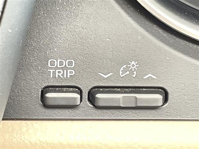 カムリ Ｇレザーパッケージ　トヨタセーフティセンス　純正８型ナビ　ＳＤカードなし　モデリスタエアロ　レーダークルーズコントロール　シートヒーター　バックカメラ　パワーシート　コーナーセンサー　純正アルミホイール　ＥＴＣ２．０（28枚目）