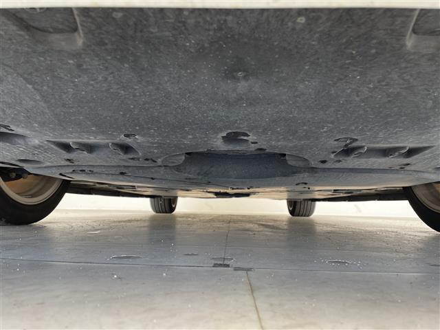 カムリ Ｇレザーパッケージ　トヨタセーフティセンス　純正８型ナビ　ＳＤカードなし　モデリスタエアロ　レーダークルーズコントロール　シートヒーター　バックカメラ　パワーシート　コーナーセンサー　純正アルミホイール　ＥＴＣ２．０（40枚目）