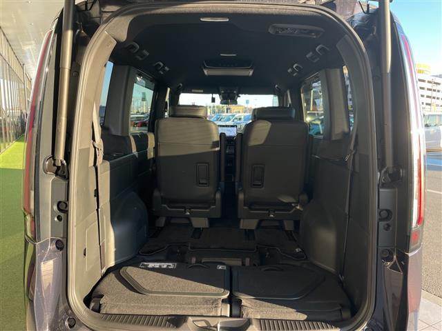 ステップワゴン ｅ：ＨＥＶスパーダ　プレミアムライン　純正１１．４型ナビ　純正１５．６型フリップダウンモニター　全方位カメラ　両側パワースライドドア　レーダークルーズコントロール　シートヒーター　バックカメラ　電動リアゲート　ブラインドスポットモニター（16枚目）