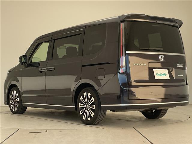 ステップワゴン ｅ：ＨＥＶスパーダ　プレミアムライン　純正１１．４型ナビ　純正１５．６型フリップダウンモニター　全方位カメラ　両側パワースライドドア　レーダークルーズコントロール　シートヒーター　バックカメラ　電動リアゲート　ブラインドスポットモニター（20枚目）