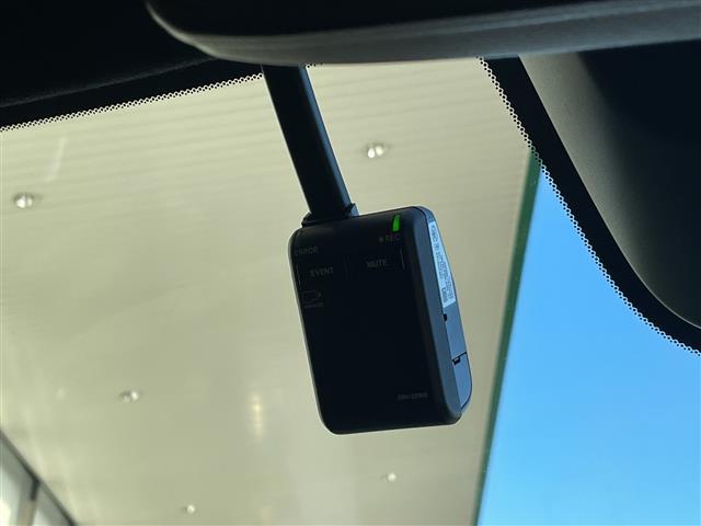 ステップワゴン ｅ：ＨＥＶスパーダ　プレミアムライン　純正１１．４型ナビ　純正１５．６型フリップダウンモニター　全方位カメラ　両側パワースライドドア　レーダークルーズコントロール　シートヒーター　バックカメラ　電動リアゲート　ブラインドスポットモニター（21枚目）