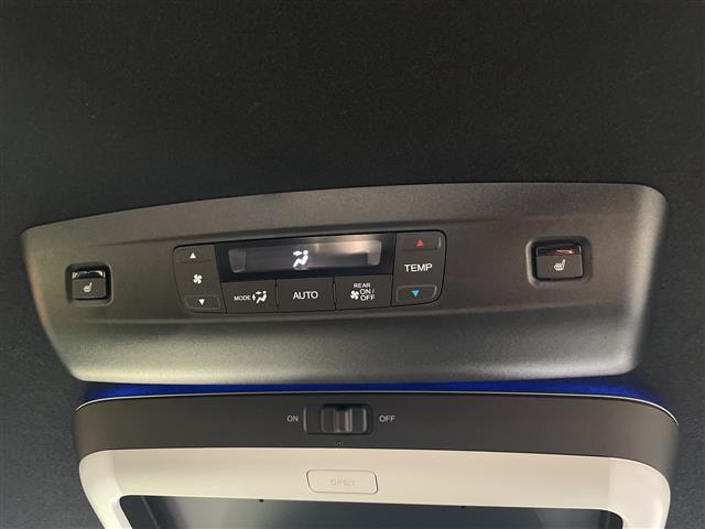 ステップワゴン ｅ：ＨＥＶスパーダ　プレミアムライン　純正１１．４型ナビ　純正１５．６型フリップダウンモニター　全方位カメラ　両側パワースライドドア　レーダークルーズコントロール　シートヒーター　バックカメラ　電動リアゲート　ブラインドスポットモニター（22枚目）