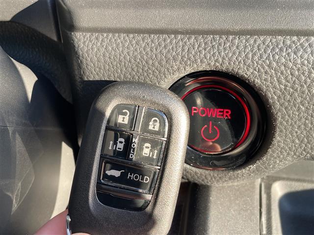 ステップワゴン ｅ：ＨＥＶスパーダ　プレミアムライン　純正１１．４型ナビ　純正１５．６型フリップダウンモニター　全方位カメラ　両側パワースライドドア　レーダークルーズコントロール　シートヒーター　バックカメラ　電動リアゲート　ブラインドスポットモニター（30枚目）