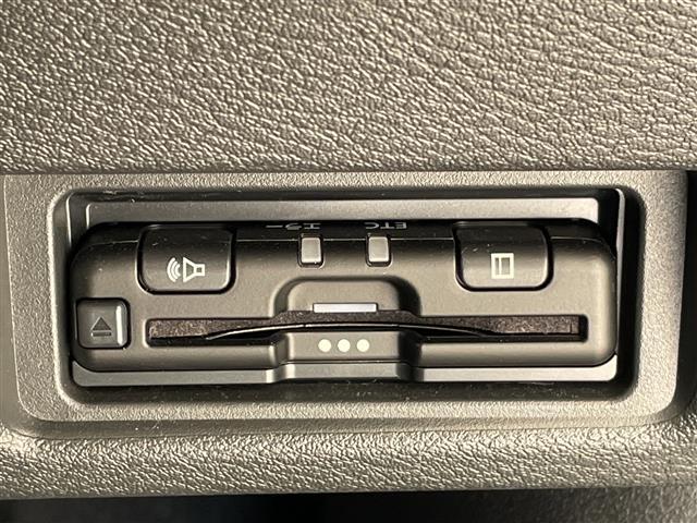 サクラ Ｘ　９０周年記念車　純正９型ディスプレイオーディオ　ナビ機能なし　全方位カメラ　バックカメラ　コーナーセンサー　純正アルミホイール　ＬＥＤヘッドライト　オートマチックハイビーム　ドライブレコーダー　衝突軽減システム（10枚目）