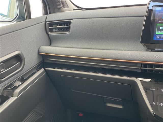 サクラ Ｘ　９０周年記念車　純正９型ディスプレイオーディオ　ナビ機能なし　全方位カメラ　バックカメラ　コーナーセンサー　純正アルミホイール　ＬＥＤヘッドライト　オートマチックハイビーム　ドライブレコーダー　衝突軽減システム（29枚目）