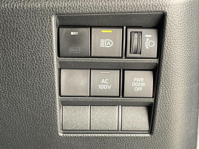 ヴォクシー ハイブリッドＳ－Ｚ　トヨタチームメイト　アドバンストパーク　アドバンストドライブ　純正ディズプレイオーディオナビ　フリップダウンモニター　両側パワースライドドア　レーダークルーズコントロール　シートヒーター　ＨＵＤ（10枚目）