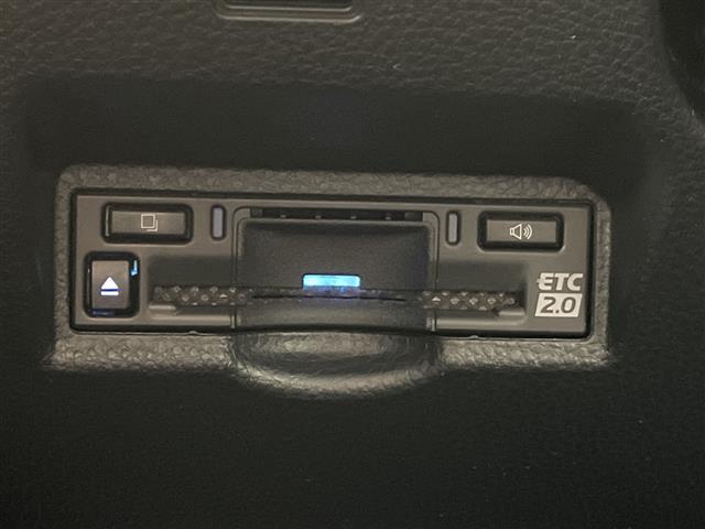 ヴォクシー ハイブリッドＳ－Ｚ　トヨタチームメイト　アドバンストパーク　アドバンストドライブ　純正ディズプレイオーディオナビ　フリップダウンモニター　両側パワースライドドア　レーダークルーズコントロール　シートヒーター　ＨＵＤ（12枚目）