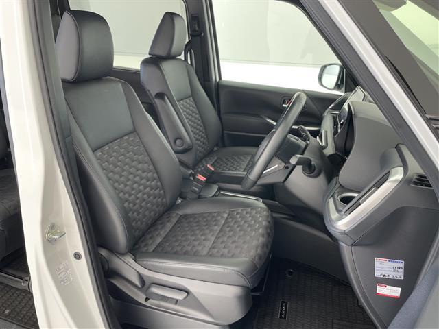 ヴォクシー ハイブリッドＳ－Ｚ　トヨタチームメイト　アドバンストパーク　アドバンストドライブ　純正ディズプレイオーディオナビ　フリップダウンモニター　両側パワースライドドア　レーダークルーズコントロール　シートヒーター　ＨＵＤ（14枚目）