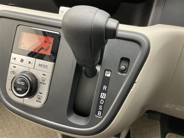 パッソ Ｘ　ＬパッケージＳ　純正ナビ　ＳＤカードなし　バックカメラ　コーナーセンサー　衝突軽減システム　ワンセグ　ＣＤ　Ｂｌｕｅｔｏｏｔｈ　ステアリングスイッチ　スマートキー　プッシュスタート（7枚目）