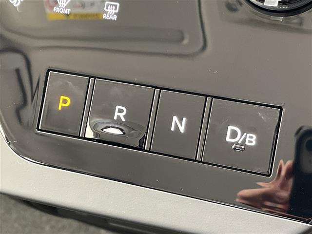 セレナ e-パワー ハイウェイスターV プロパイロット 登録済未使用車 純正12.4型ディズプレイオーディオナビ 全方位カメラ 両側パワースライドドア レーダークルーズコントロール バックカメラ ハンズフリースライドドア ワイヤレス充電機(27枚目)