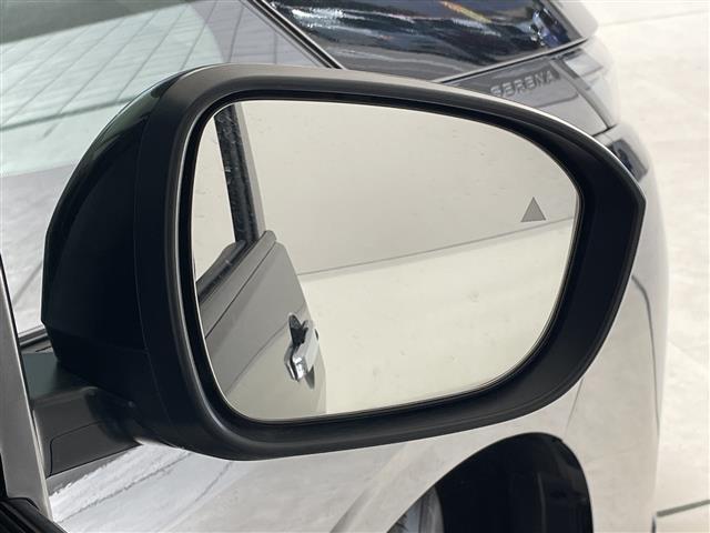 セレナ e-パワー ハイウェイスターV プロパイロット 登録済未使用車 純正12.4型ディズプレイオーディオナビ 全方位カメラ 両側パワースライドドア レーダークルーズコントロール バックカメラ ハンズフリースライドドア ワイヤレス充電機(33枚目)