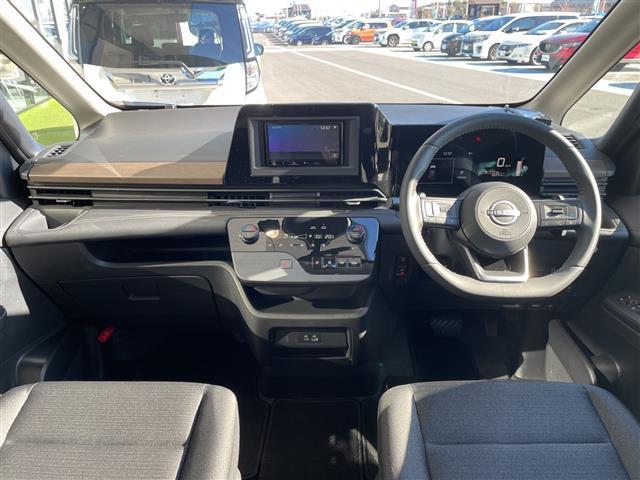 セレナ ハイウェイスターV プロパイロット SDナビ 両側パワースライドドア レーダークルーズコントロール バックカメラ コーナーセンサー 純正アルミホイール ブラインドスポットモニター LEDヘッドライト パドルシフト(2枚目)