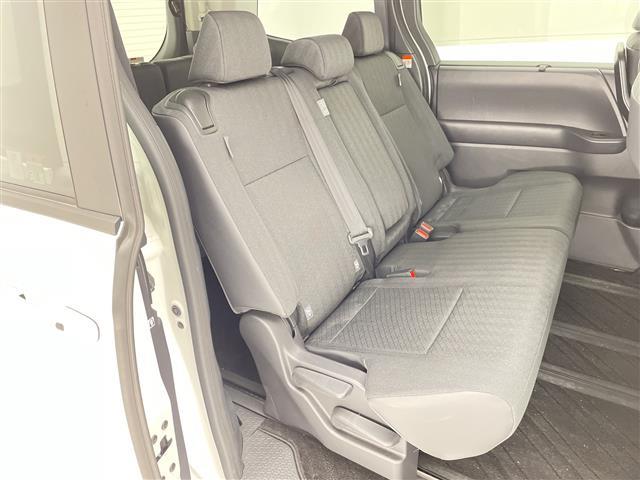 ノア G 純正8型ディスプレイオーディオ 両側パワースライドドア レーダークルーズコントロール シートヒーター バックカメラ コーナーセンサー 純正アルミホイール リアオートエアコン ドライブレコーダー(15枚目)