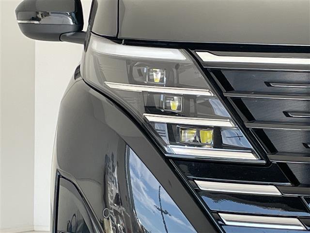 セレナ ハイウェイスターV プロパイロット SDナビ 両側パワースライドドア レーダークルーズコントロール バックカメラ コーナーセンサー 純正アルミホイール ブラインドスポットモニター LEDヘッドライト パドルシフト(13枚目)