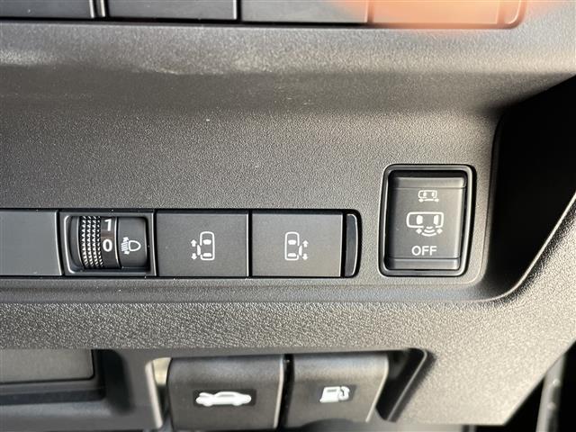 セレナ ハイウェイスターV プロパイロット SDナビ レーダークルーズコントロール パドルシフト ブラインドスポットモニター ドライブレコーダー バックカメラ ETC 両側パワースライドドア オートホールド 衝突軽減システム(8枚目)