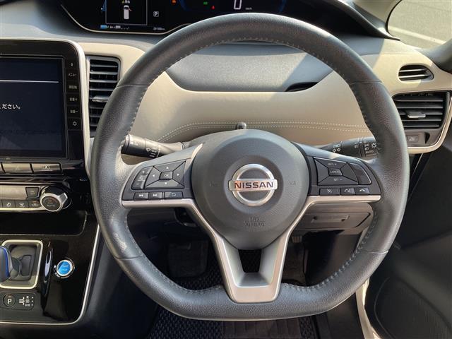 セレナ e-パワー ハイウェイスターV 純正10型ナビ SDカードなし フリップダウンモニター 全方位カメラ 両側パワースライドドア コーナーセンサー 純正アルミホイール ETC ブラインドスポットモニター LEDヘッドライト(42枚目)