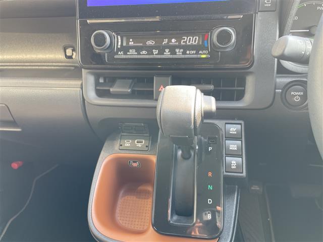 シエンタ ハイブリッドG トヨタセーフティセンス 純正10.5型ディスプレイオーディオナビ 全方位カメラ 両側パワースライドドア レーダークルーズコントロール シートヒーター コーナーセンサー ETC ブラインドスポットモニタ(10枚目)