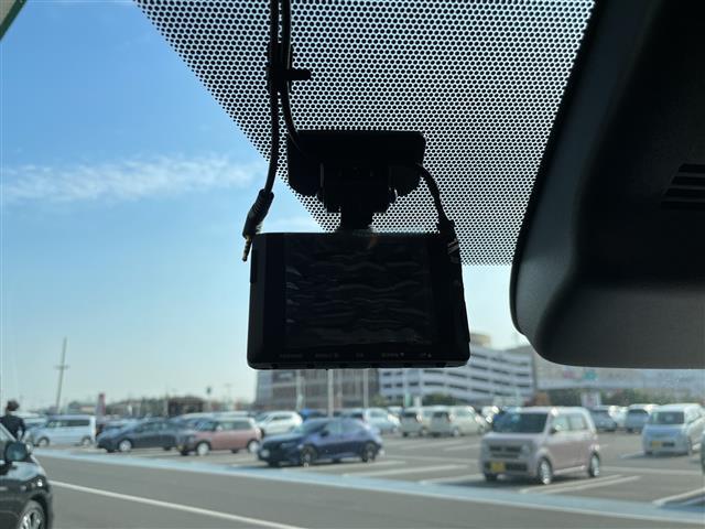 シエンタ ハイブリッドG トヨタセーフティセンス 純正10.5型ディスプレイオーディオナビ 全方位カメラ 両側パワースライドドア レーダークルーズコントロール シートヒーター コーナーセンサー ETC ブラインドスポットモニタ(13枚目)