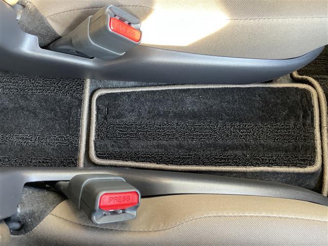 シエンタ ハイブリッドG トヨタセーフティセンス 純正10.5型ディスプレイオーディオナビ 全方位カメラ 両側パワースライドドア レーダークルーズコントロール シートヒーター コーナーセンサー ETC ブラインドスポットモニタ(29枚目)