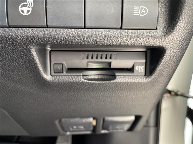 RAV4 G Zパッケージ トヨタセーフティセンス 9型ナビ レーダークルーズコントロール バックカメラ 電動リアゲート パワーシート コーナーセンサー 純正アルミホイール ETC ブラインドスポットモニター(12枚目)