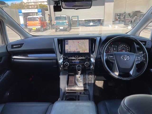 アルファード 2.5S Cパッケージ 純正10型ナビ フリップダウンモニター プレミアムサウンドJBL サンルーフ 三眼LEDヘッドライト 全方位カメラ 両側パワースライドドア シートヒーター エアシート 電動リアゲート BSM(2枚目)