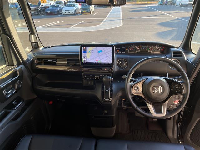 N-BOXカスタム G・Lターボホンダセンシング ホンダセンシング 9型ナビ 両側パワースライドドア レーダークルーズコントロール バックカメラ 純正アルミホイール ETC LEDヘッドライト パドルシフト レーンキープアシスト 衝突軽減システム(2枚目)