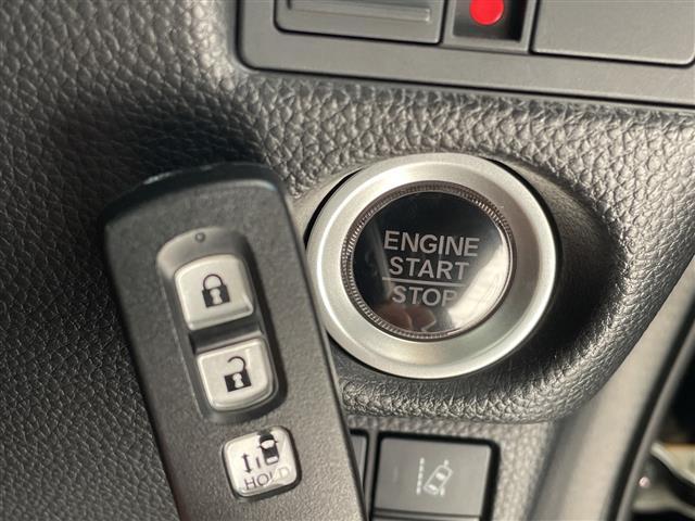 N-BOXカスタム G・Lホンダセンシング SDナビ CD DVD Bluetooth バックカメラ レーダークルーズコントロール 片側パワースライド ETC プッシュスタート オートライト オートエアコン 電動格納ミラー(8枚目)