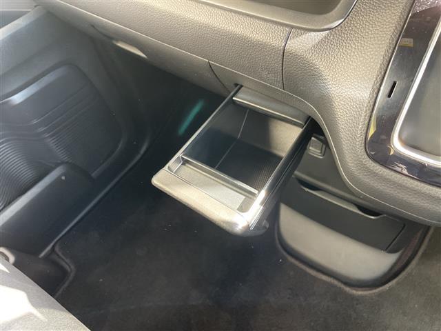 N-BOXカスタム G・Lホンダセンシング SDナビ CD DVD Bluetooth バックカメラ レーダークルーズコントロール 片側パワースライド ETC プッシュスタート オートライト オートエアコン 電動格納ミラー(25枚目)