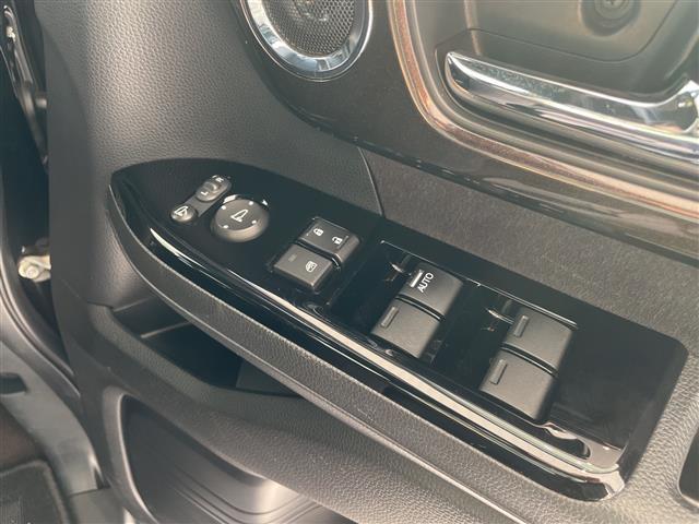 N-BOXカスタム G・Lホンダセンシング SDナビ CD DVD Bluetooth バックカメラ レーダークルーズコントロール 片側パワースライド ETC プッシュスタート オートライト オートエアコン 電動格納ミラー(30枚目)