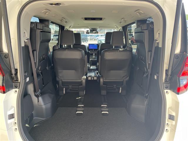 ノア ハイブリッドZ アドバンストパーク トヨタセーフティセンス 純正10.5型ディスプレイオーディオナビ 全方位カメラ 両側パワースライドドア レーダークルーズコントロール シートヒーター ユニバーサルステップ(31枚目)