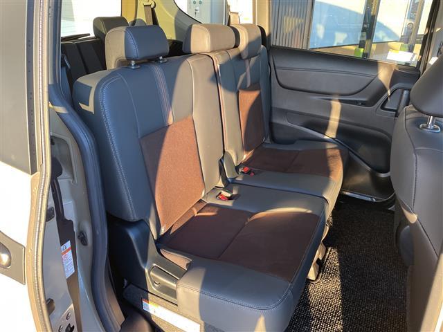 シエンタ ハイブリッドG クエロ トヨタセーフティセンス 純正9型ナビ 両側パワースライドドア バックカメラ コーナーセンサー G-SPEEDアルミホイール ETC LEDヘッドライト レーンキープアシスト オートマチックハイビーム(15枚目)