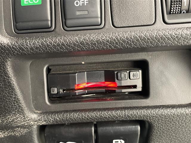 エクストレイル ２０Ｓ　オーディオ　４ＷＤ　ダウンヒルアシストコントロール　ドライブレコーダー　ＥＴＣ　アイドリングストップ　ステアリングスイッチ　横滑り防止装置　リモコンキー（12枚目）