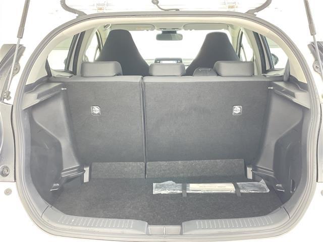 アクア Ｘ　トヨタセーフティセンス　純正ディズプレイオーディナビ　レーダークルーズコントロール　バックカメラ　コーナーセンサー　ＬＥＤヘッドライト　レーンキープアシスト　オートマチックハイビーム　衝突軽減（32枚目）