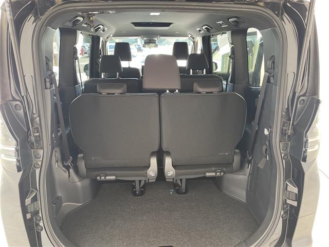 ヴォクシー Ｓ－Ｇ　トヨタセーフティセンス　純正ディズプレイオーディオ　ナビ機能なし　片側パワースライド　レーダークルーズコントロール　バックカメラ　コーナーセンサー　純正アルミホイール　ＥＴＣ２．０　ステアリングヒータ（32枚目）