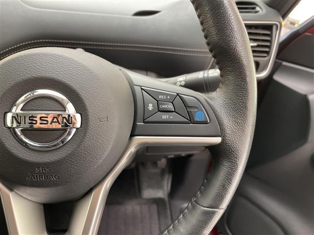 セレナ ｅ－パワー　ハイウェイスターＶ　プロパイロットパーキング　純正９型ナビ　全方位カメラ　両側パワースライドドア　レーダークルーズコントロール　シートヒーター　バックカメラ　コーナーセンサー　純正アルミホイール　ステアリングヒーター（10枚目）