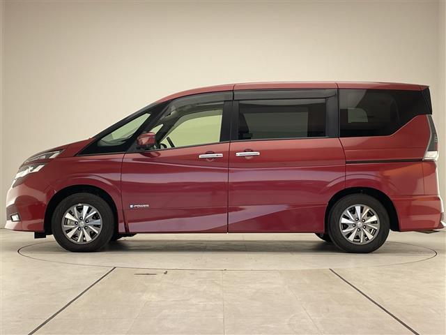 セレナ ｅ－パワー　ハイウェイスターＶ　プロパイロットパーキング　純正９型ナビ　全方位カメラ　両側パワースライドドア　レーダークルーズコントロール　シートヒーター　バックカメラ　コーナーセンサー　純正アルミホイール　ステアリングヒーター（36枚目）