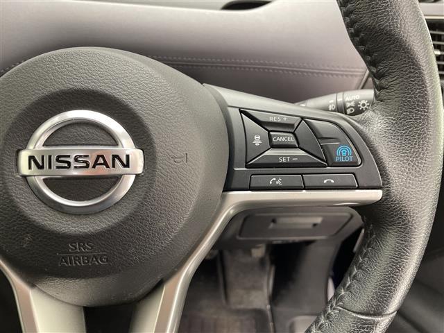 セレナ ハイウェイスターＶ　プロパイロット　純正ナビ　全方位カメラ　両側パワースライドドア　レーダークルーズコントロール　コーナーセンサー　純正アルミホイール　ＥＴＣ　ブラインドスポットモニター　ＬＬＥＤヘッドライト（10枚目）