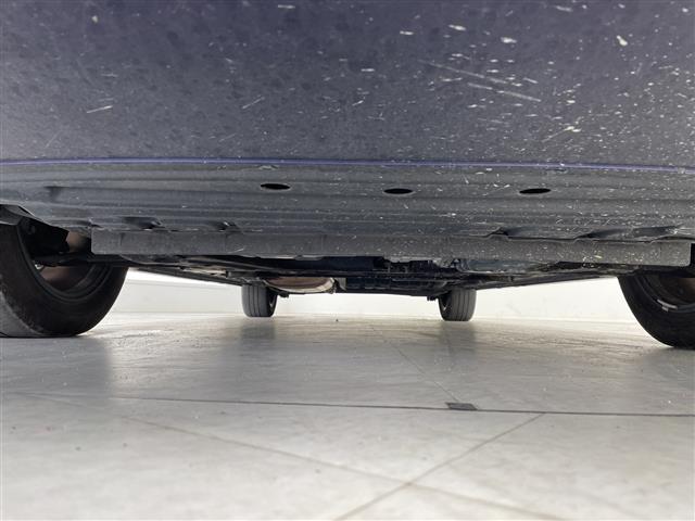 セレナ ハイウェイスターＶ　プロパイロット　純正ナビ　全方位カメラ　両側パワースライドドア　レーダークルーズコントロール　コーナーセンサー　純正アルミホイール　ＥＴＣ　ブラインドスポットモニター　ＬＬＥＤヘッドライト（40枚目）