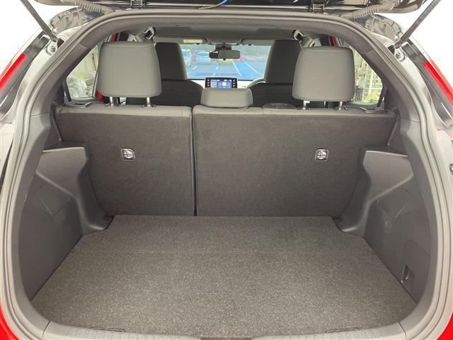 ヤリス ハイブリッドＺ　トヨタセーフティセンス　純正８型ディスプレイオーディオナビ　レーダークルーズコントロール　シートヒーター　Ｂｌｕｅｔｏｏｔｈ　バックカメラ　寒冷地仕様　コーナーセンサー　アルミホイール　ＬＥＤライト（32枚目）